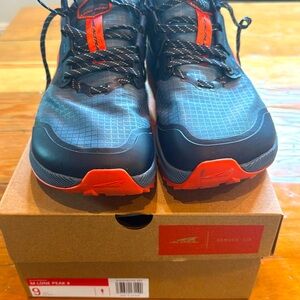 Altra Men’s Lone Peak 8 size 9